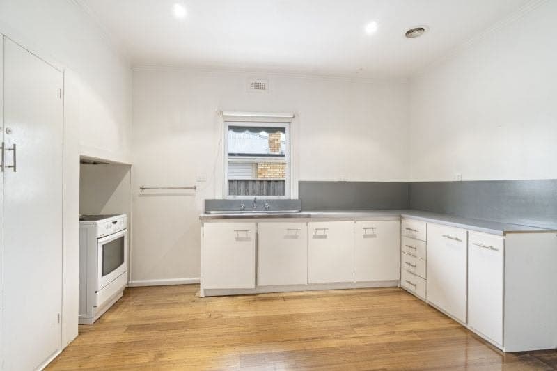 17 Armstrong Street Colac VIC, Colac - Thumbnail 2