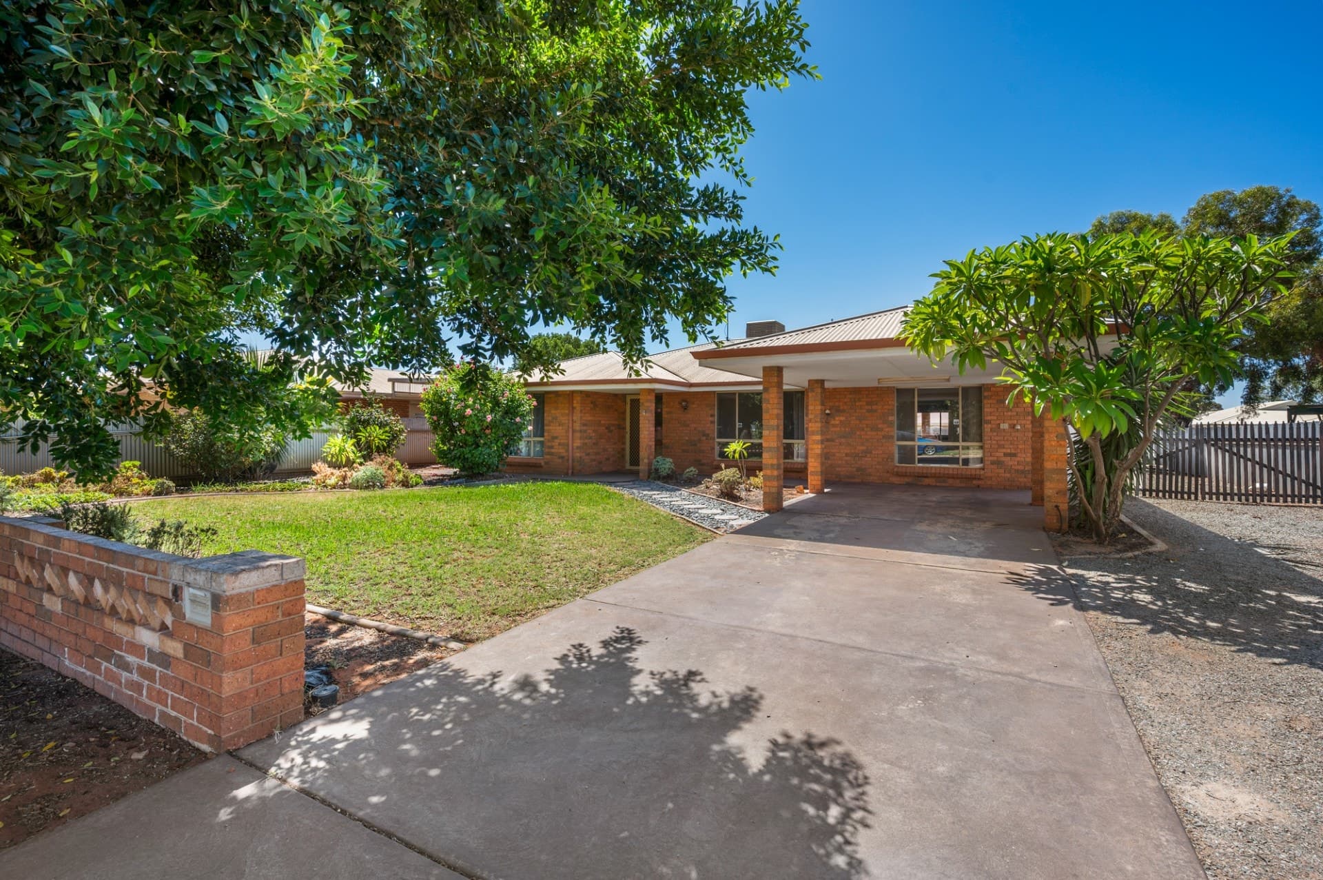 4 Jones Place, Boulder - Image 1