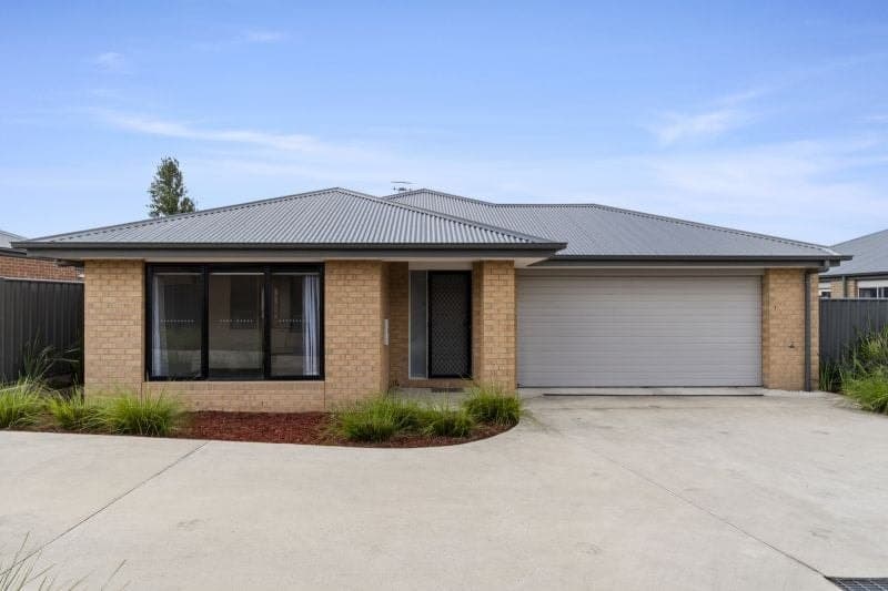 72E Hart Street Colac VIC, Colac - Image 1