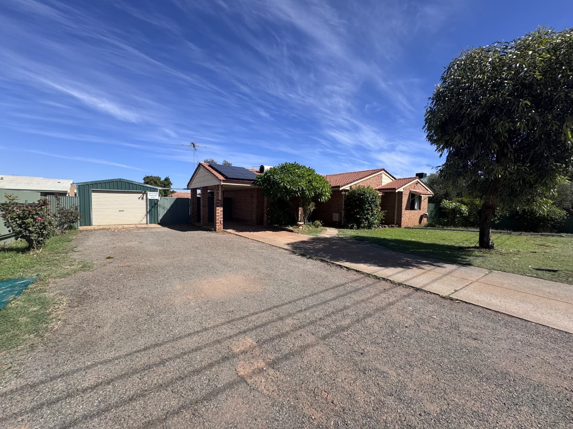 6 Watts Close, Boulder - Image 1
