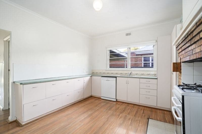 22 Sinclair Street Colac VIC, Colac - Thumbnail 2