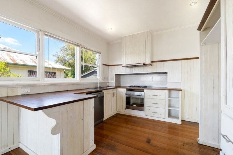 34 Moore Street Colac VIC, Colac - Thumbnail 2