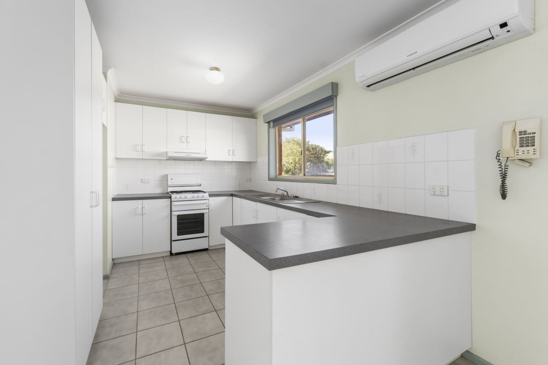14 Parkes Street Colac VIC, Colac - Thumbnail 2