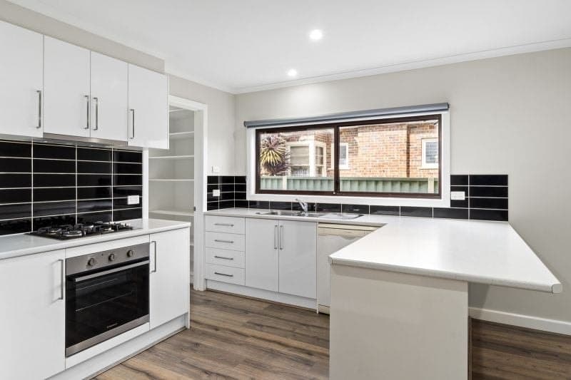 32 Hart Street Colac VIC, Colac - Thumbnail 2