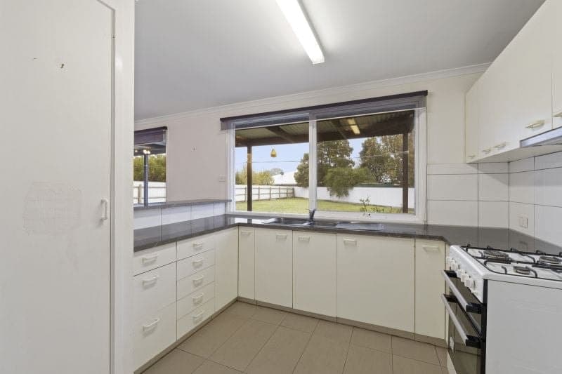 17 Stewart Street Colac VIC, Colac - Thumbnail 2