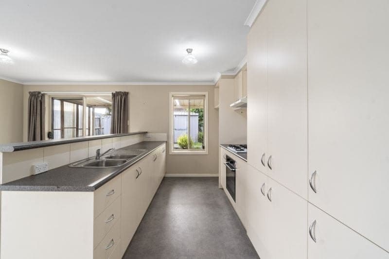 13 Leah Street Colac VIC, Colac - Thumbnail 2