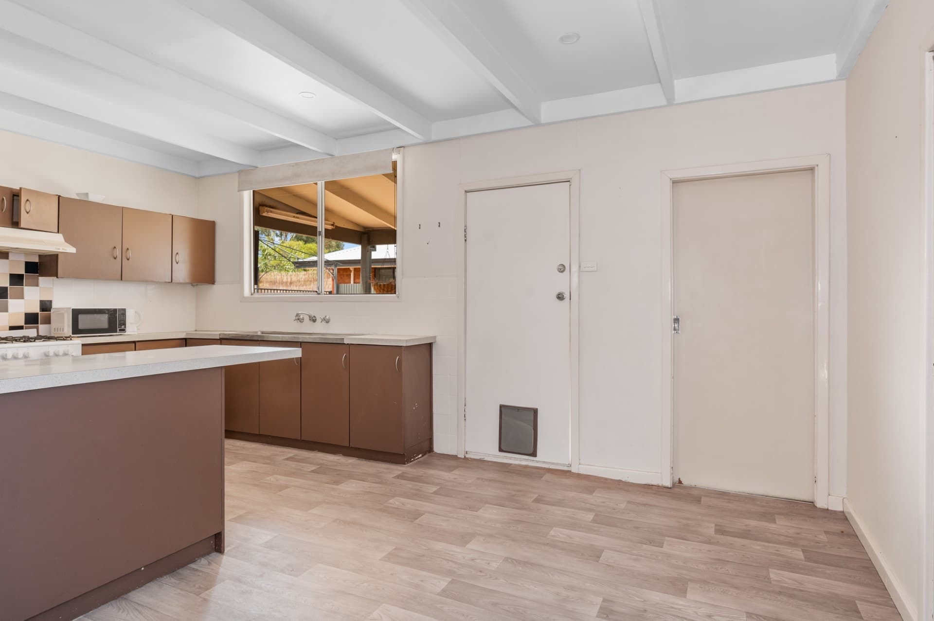 385 Collins Street,
	
			
							WEST LAMINGTON
				
							
							WA
			6430, West Lamington - Thumbnail 4