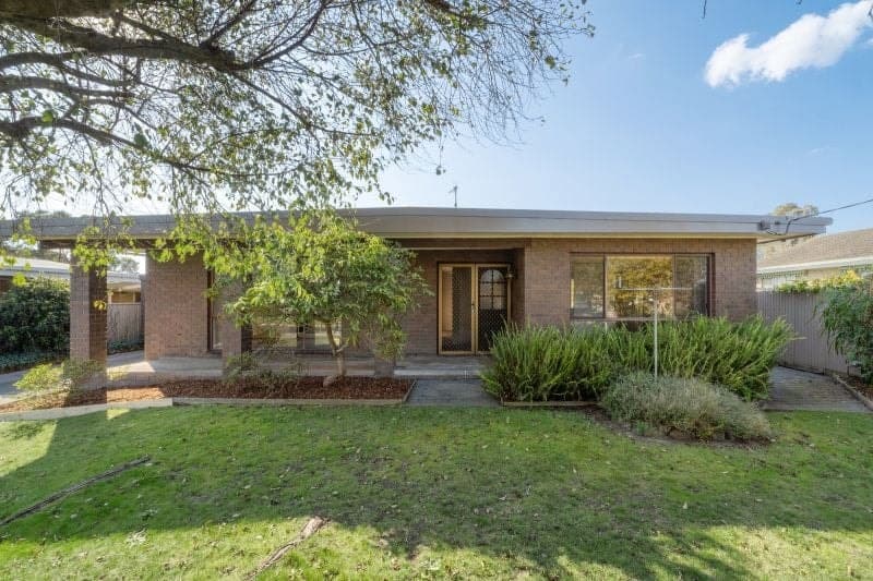 9 James Street Colac VIC, Colac - Image 1