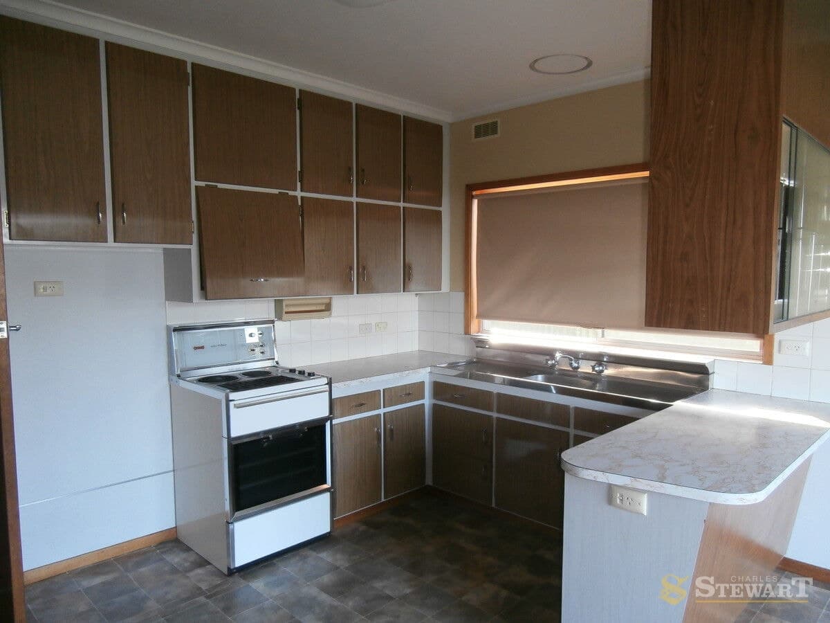 3 Robertson Street, Colac, VIC, Colac - Thumbnail 2