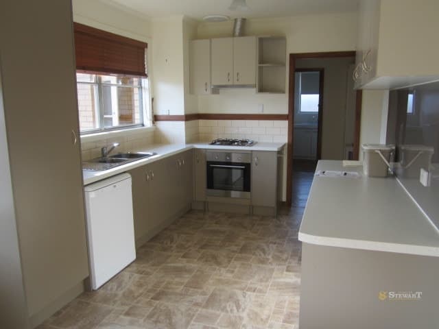 199 Hearn Street, Colac, VIC, Colac - Thumbnail 2