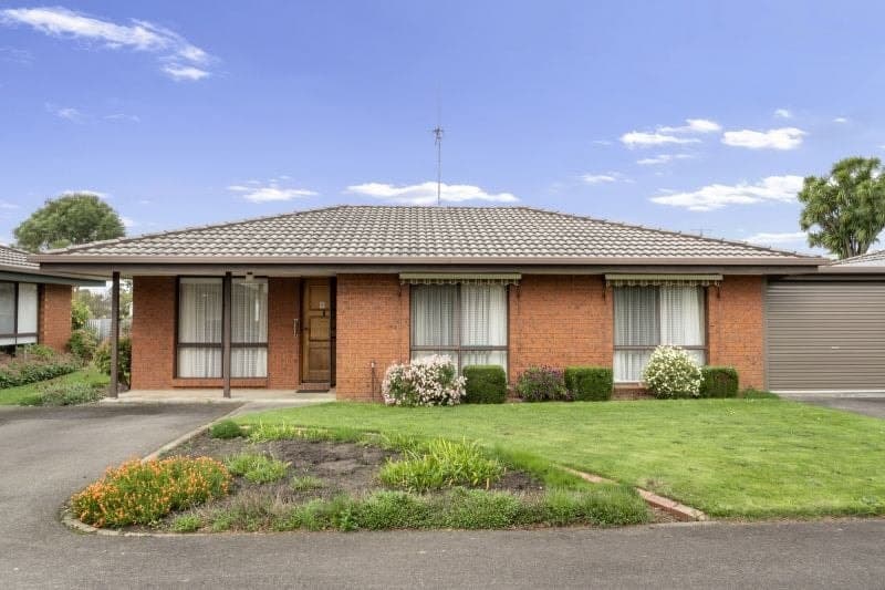 2/84 Curdie Street Cobden VIC, Cobden - Image 1