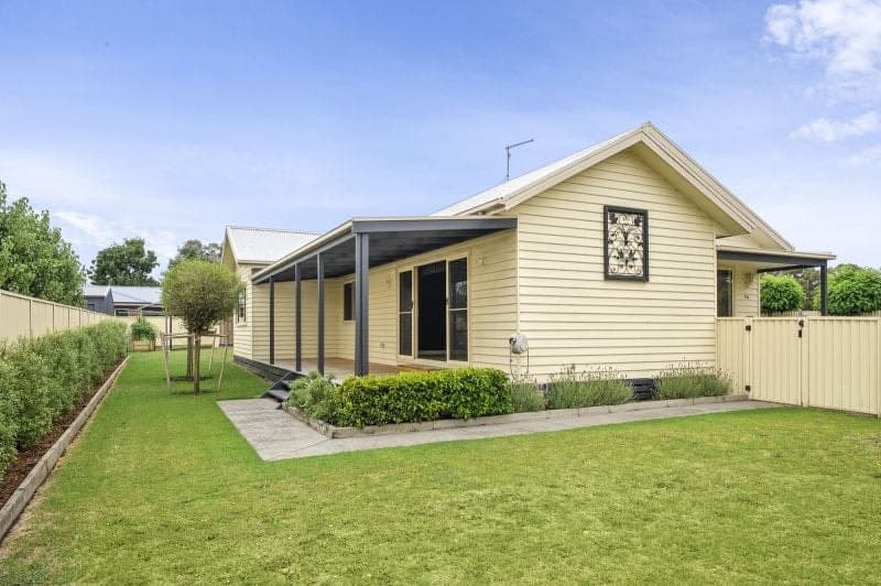 94 Moore Street Colac VIC, Colac - Thumbnail 2