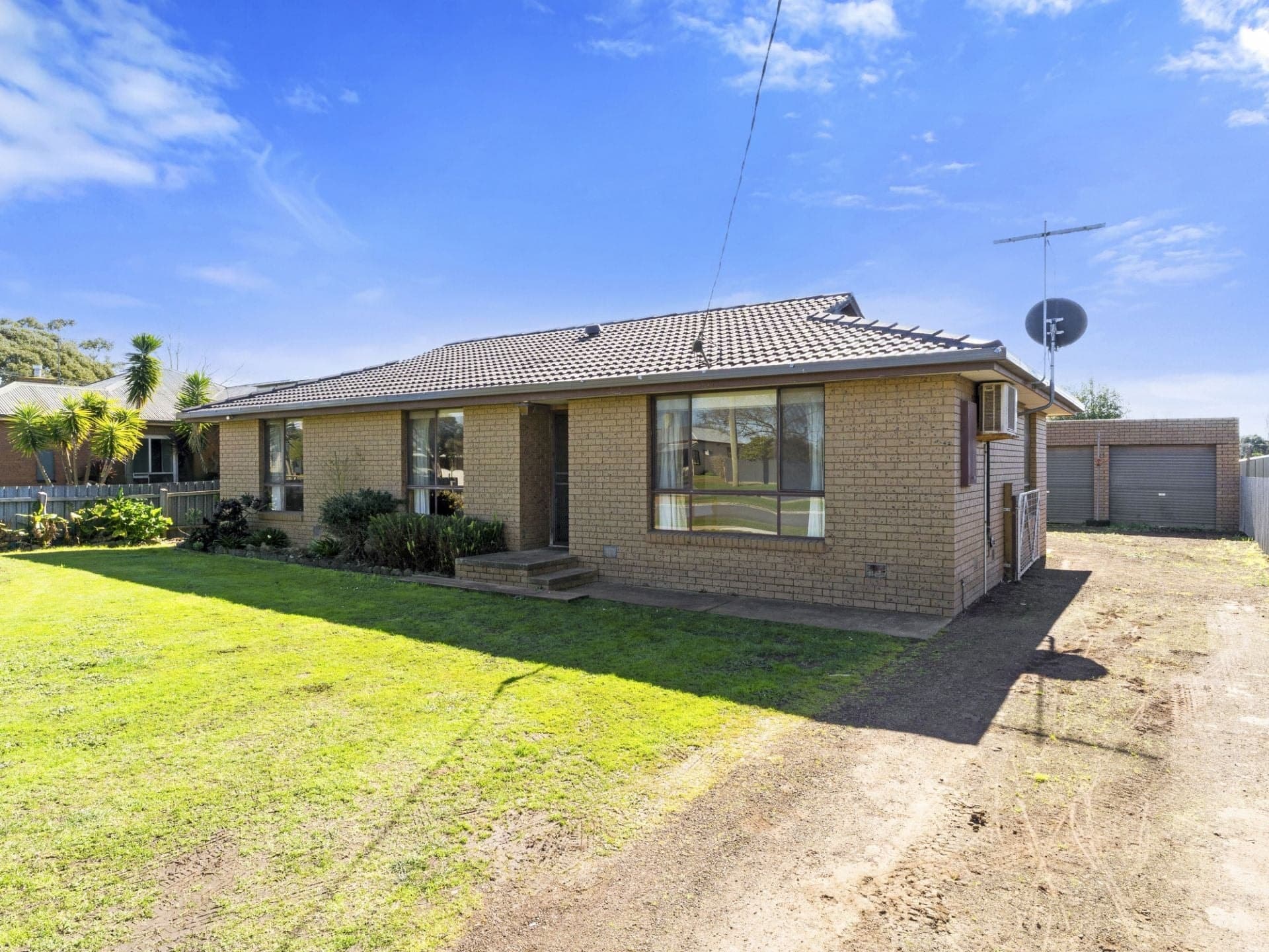 44 Clarke Street Cobden VIC, Cobden - Image 1