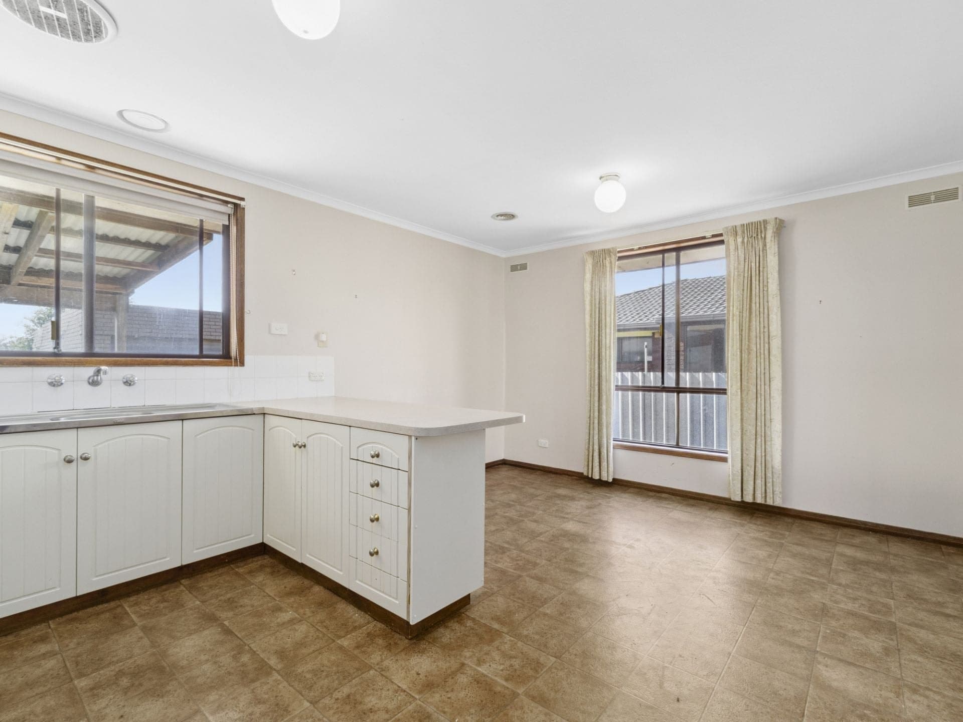 44 Clarke Street Cobden VIC, Cobden - Thumbnail 3