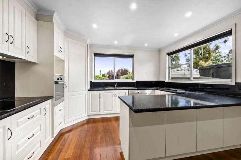 6 Bassett Court Colac VIC, Colac - Thumbnail 2
