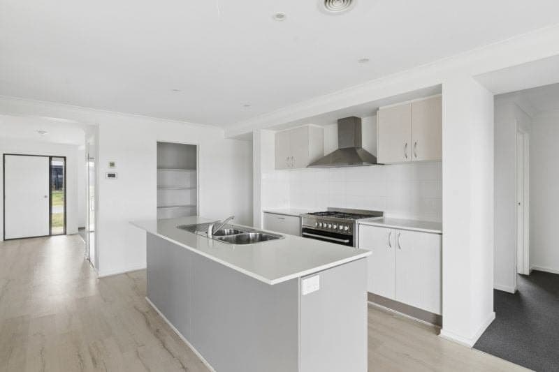 31 Imperial Drive Colac VIC, Colac - Thumbnail 3