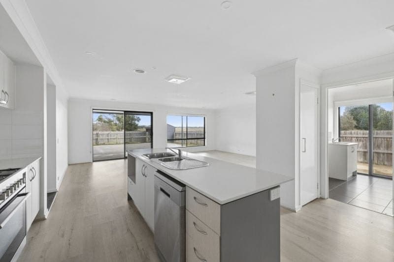 31 Imperial Drive Colac VIC, Colac - Thumbnail 4