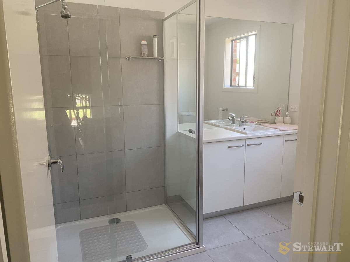 8 Speirs Street, Colac, VIC, Colac - Thumbnail 3