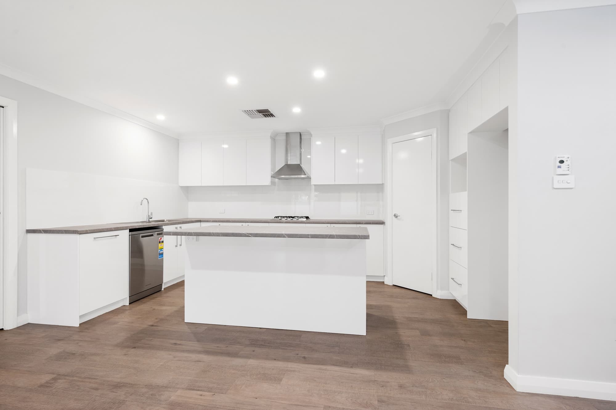 27A Shaw Street,
	
			
							WEST LAMINGTON
				
							
							WA
			6430, West Lamington - Thumbnail 3