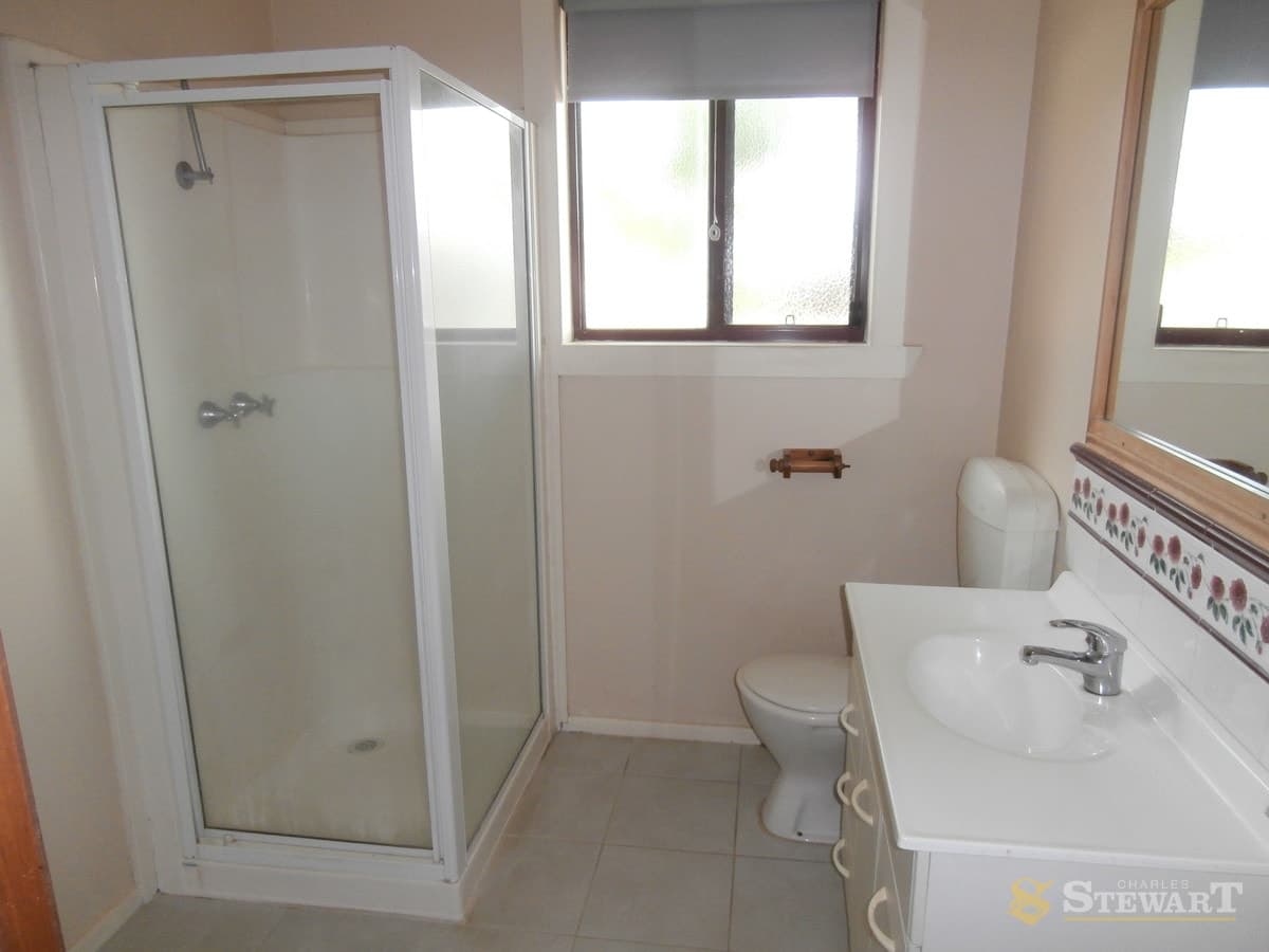 17 Dunoon Street, Colac, VIC, Colac - Thumbnail 3