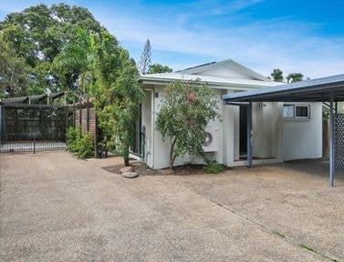 8 Bilbao Place, Bushland Beach, Bushland Beach - Image 1