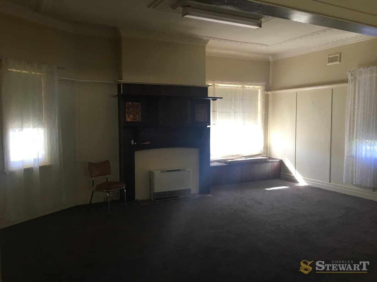22 Parrott Street, Cobden, VIC, Cobden - Thumbnail 2