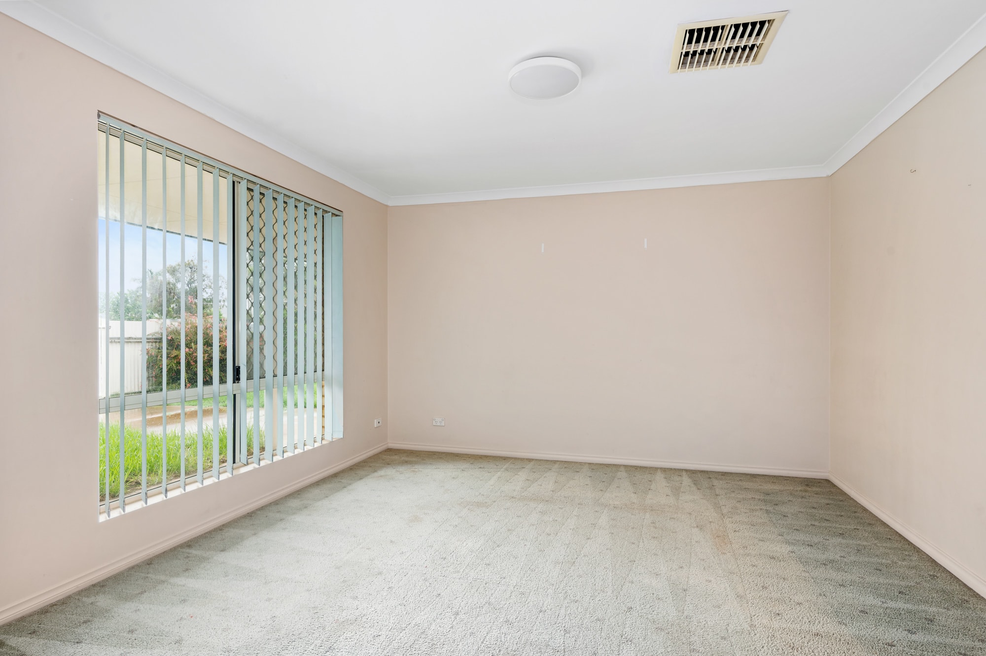 44 Rhodes Street, South Kalgoorlie - Thumbnail 2