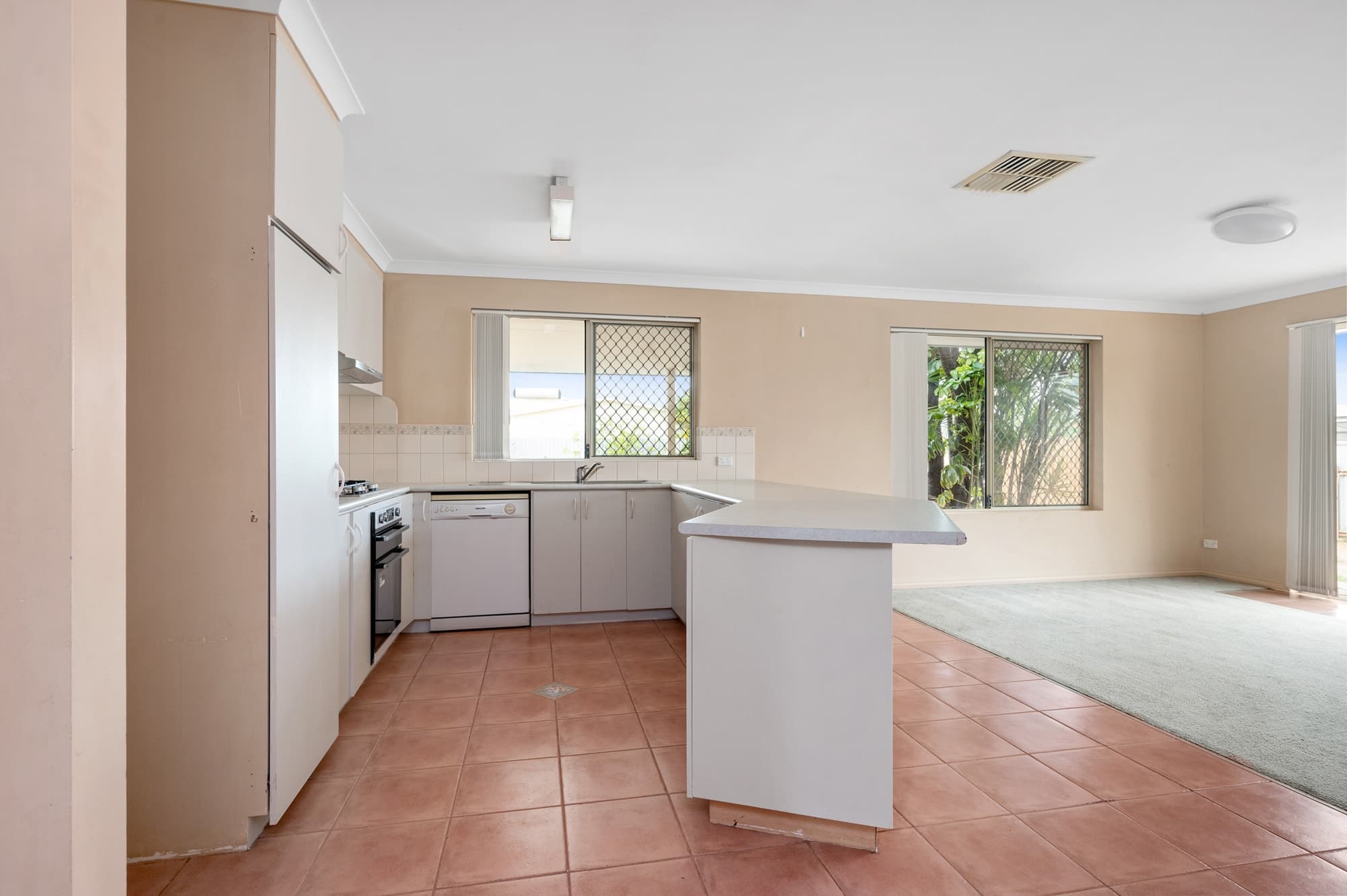 44 Rhodes Street, South Kalgoorlie - Thumbnail 4