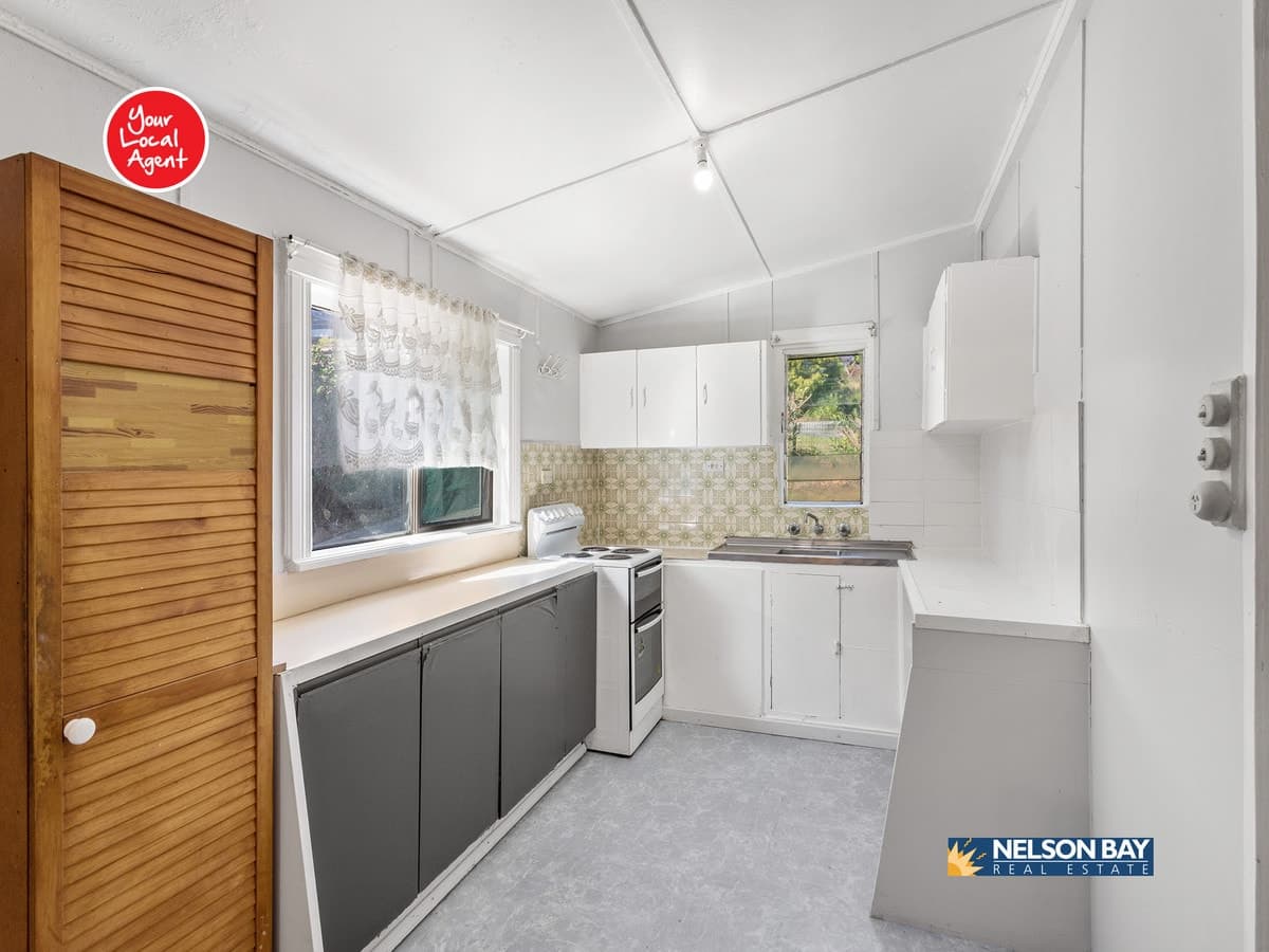 6 Donald Street, Nelson Bay NSW 2315, Nelson Bay - Thumbnail 2