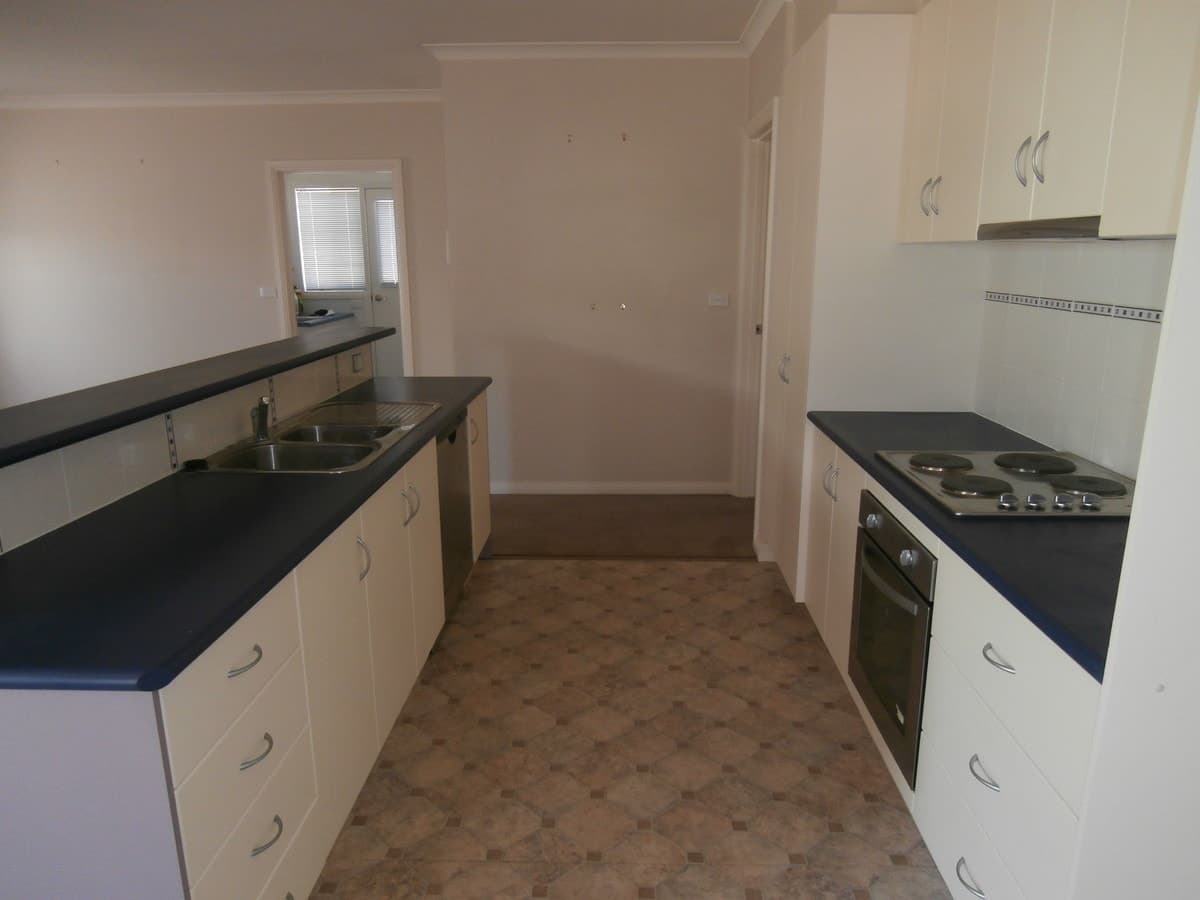 2/26 Hewitt Street, Colac, VIC, Colac - Thumbnail 2