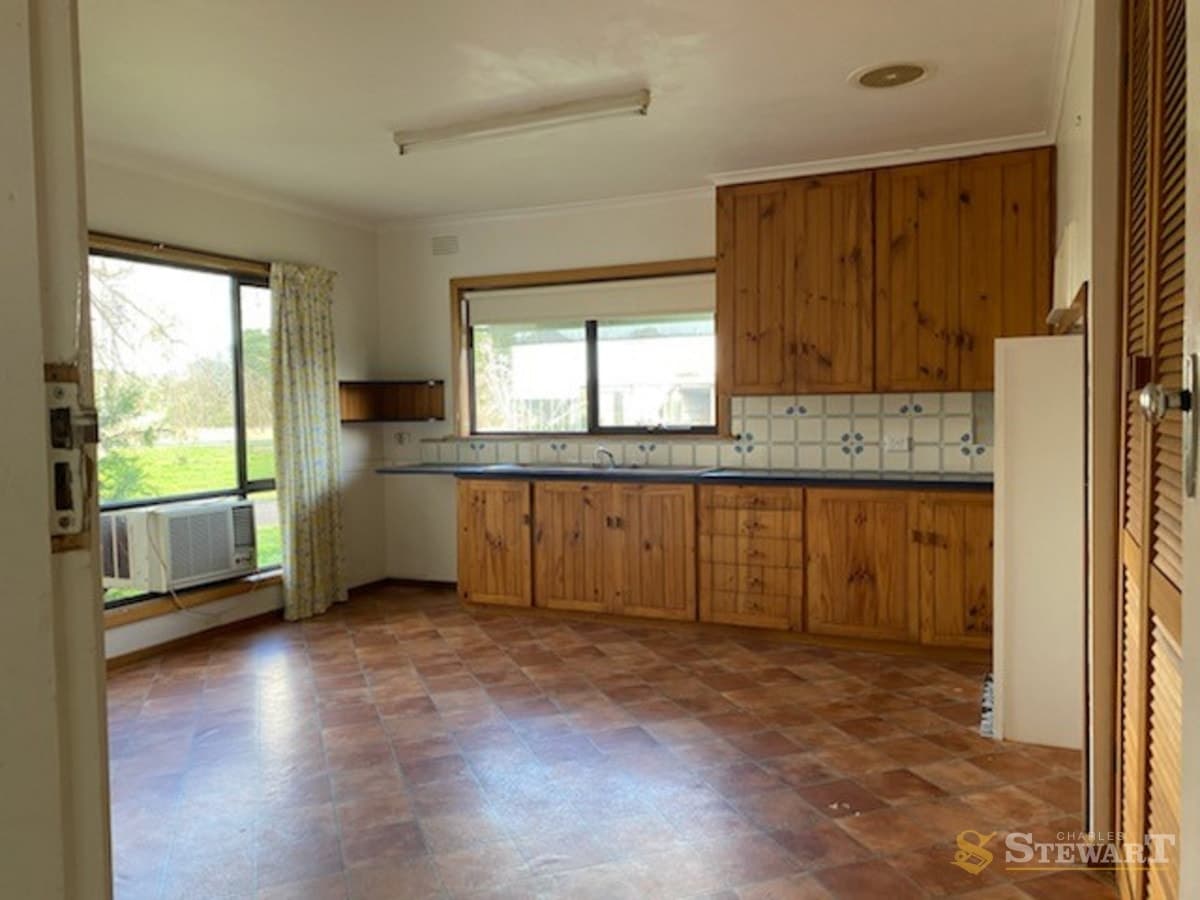 125 Coradjil Road, Simpson, VIC, Simpson - Thumbnail 2