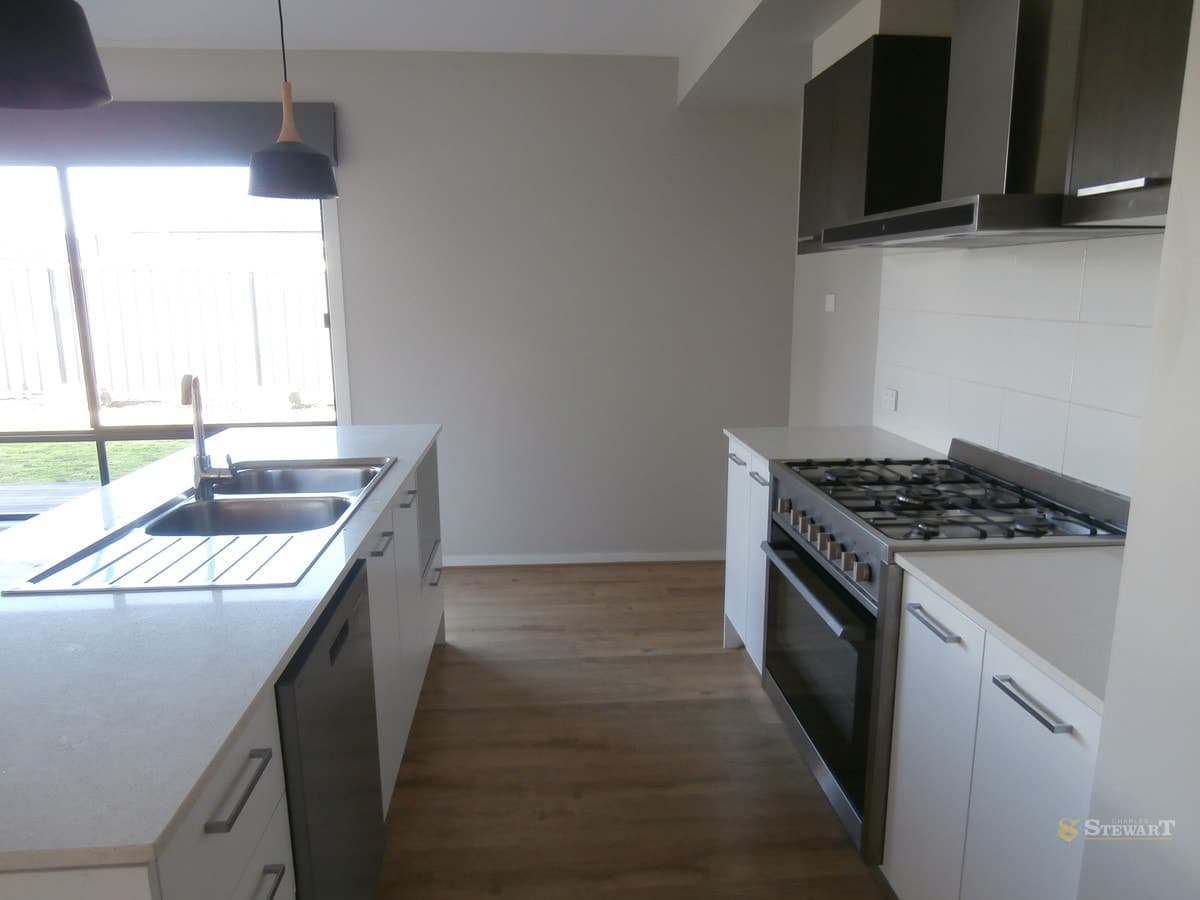 30 Imperial Drive, Colac, VIC, Colac - Thumbnail 2