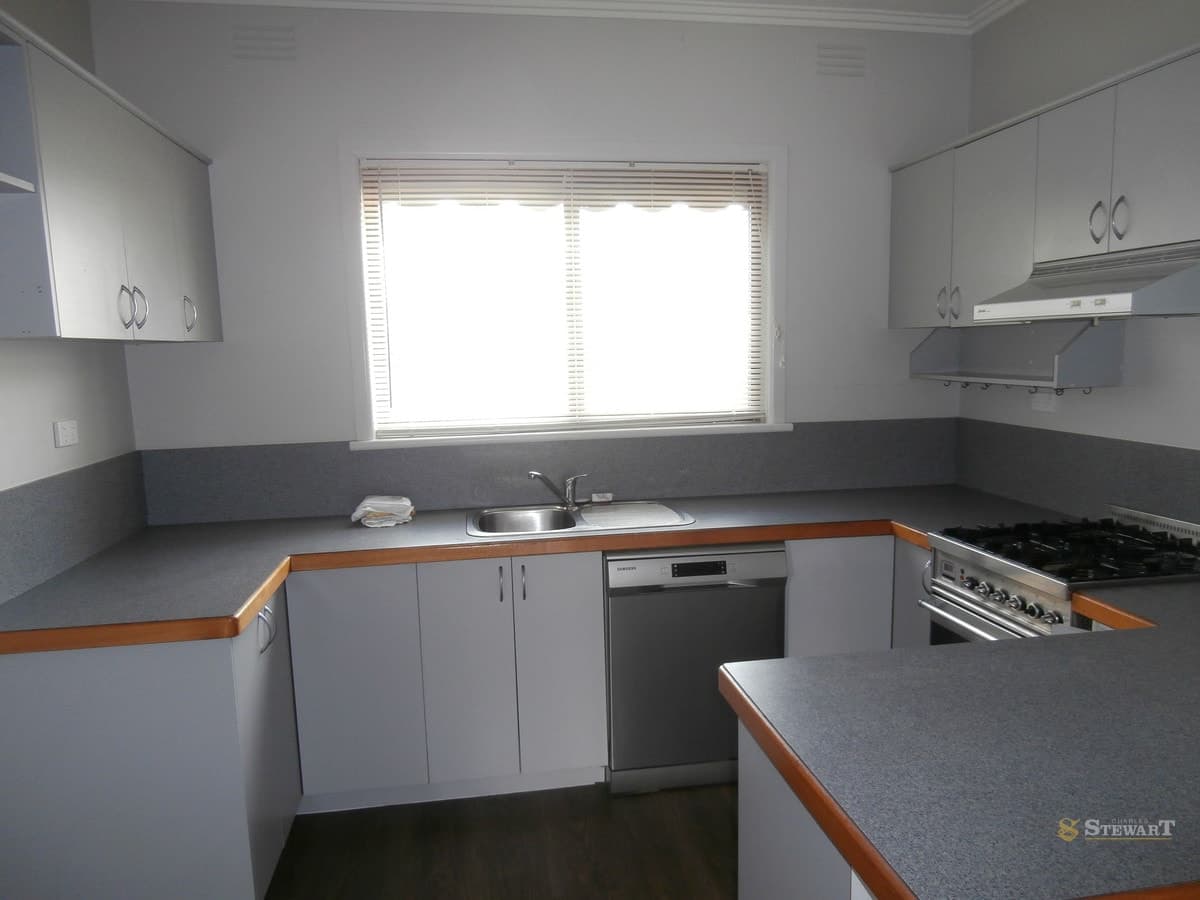 29 Alexander Street, Colac, VIC, Colac - Thumbnail 2