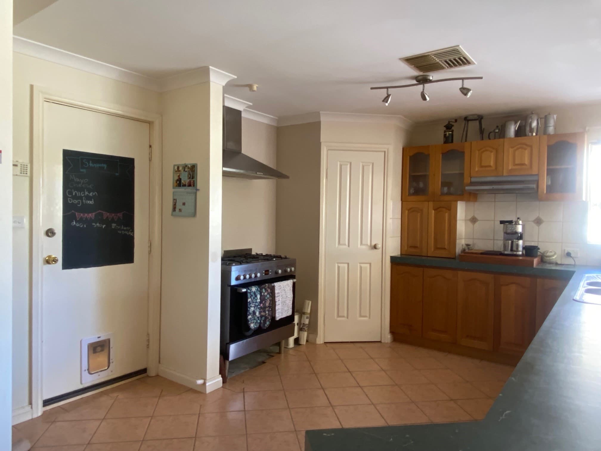 22 Riverina Way,
	
			
							HANNANS
				
							
							WA
			6430, Hannans - Thumbnail 3