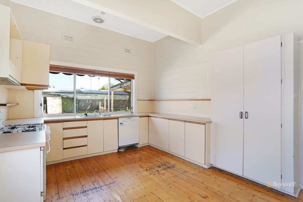 41 Armstrong Street, Colac, VIC, Colac - Thumbnail 2