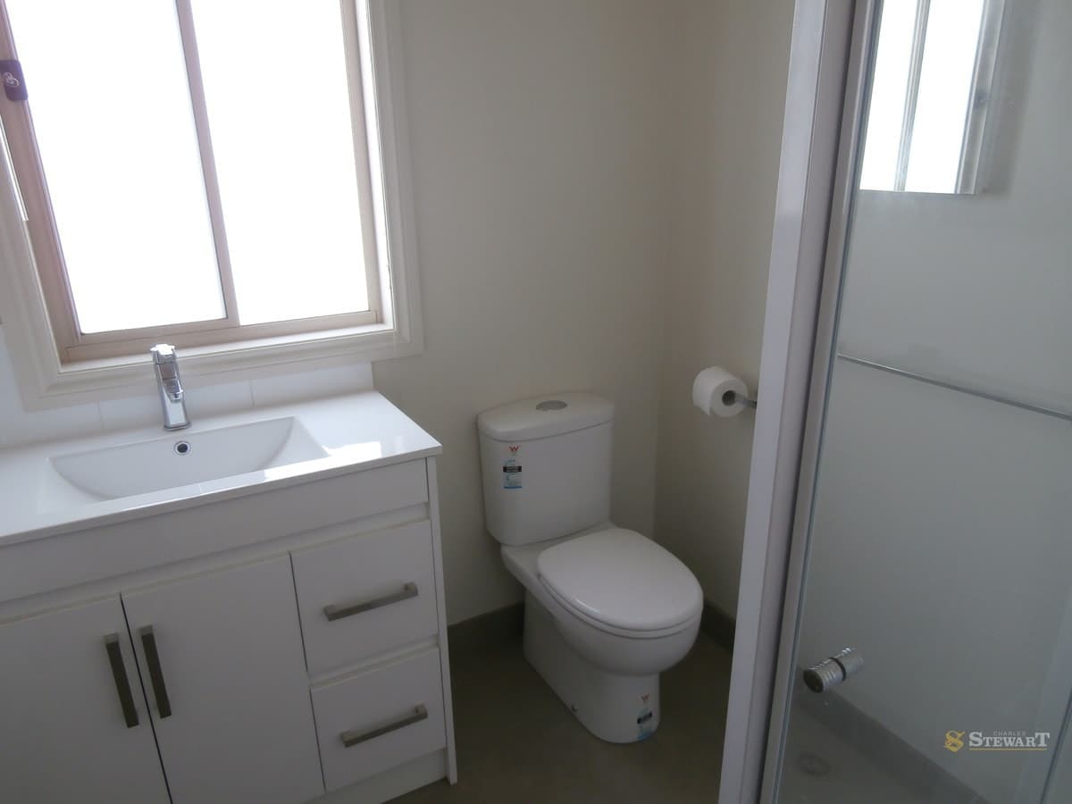 6 Johnstone Crescent, Colac, VIC, Colac - Thumbnail 4
