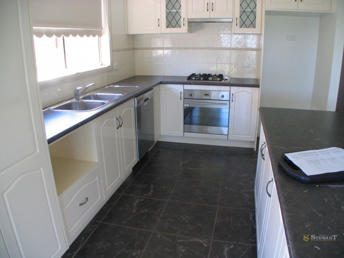 2/109 Main Street, Colac, VIC, Colac - Thumbnail 2
