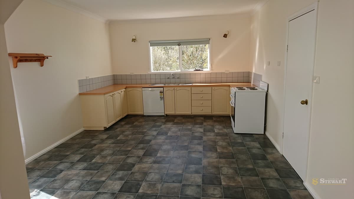 38 Queen Street, Colac, VIC, Colac - Thumbnail 2