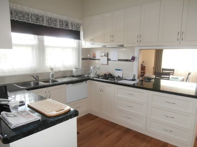 10 Gellibrand Street, Colac, VIC, Colac - Thumbnail 2