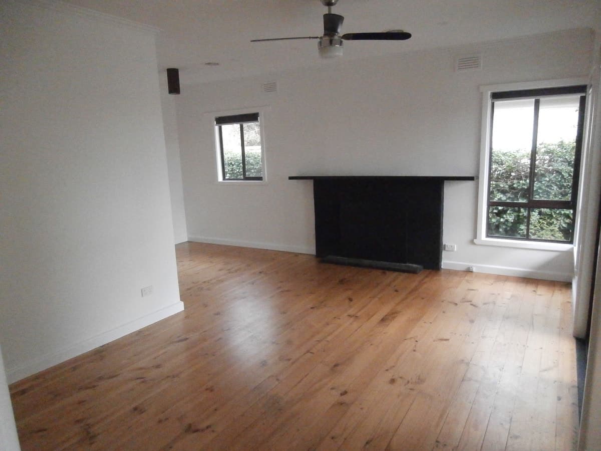 38 Murray Street East, Colac, VIC, Colac - Thumbnail 2