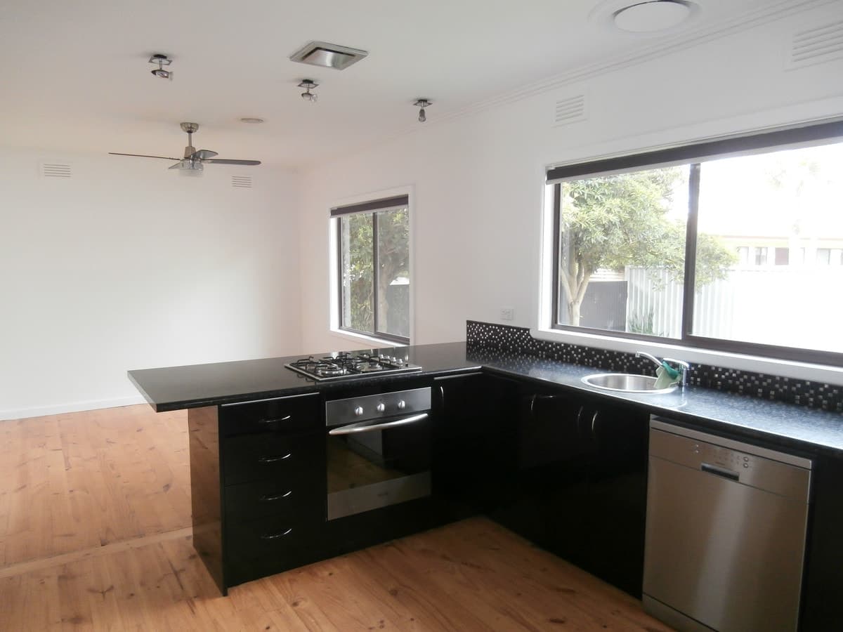 38 Murray Street East, Colac, VIC, Colac - Thumbnail 3