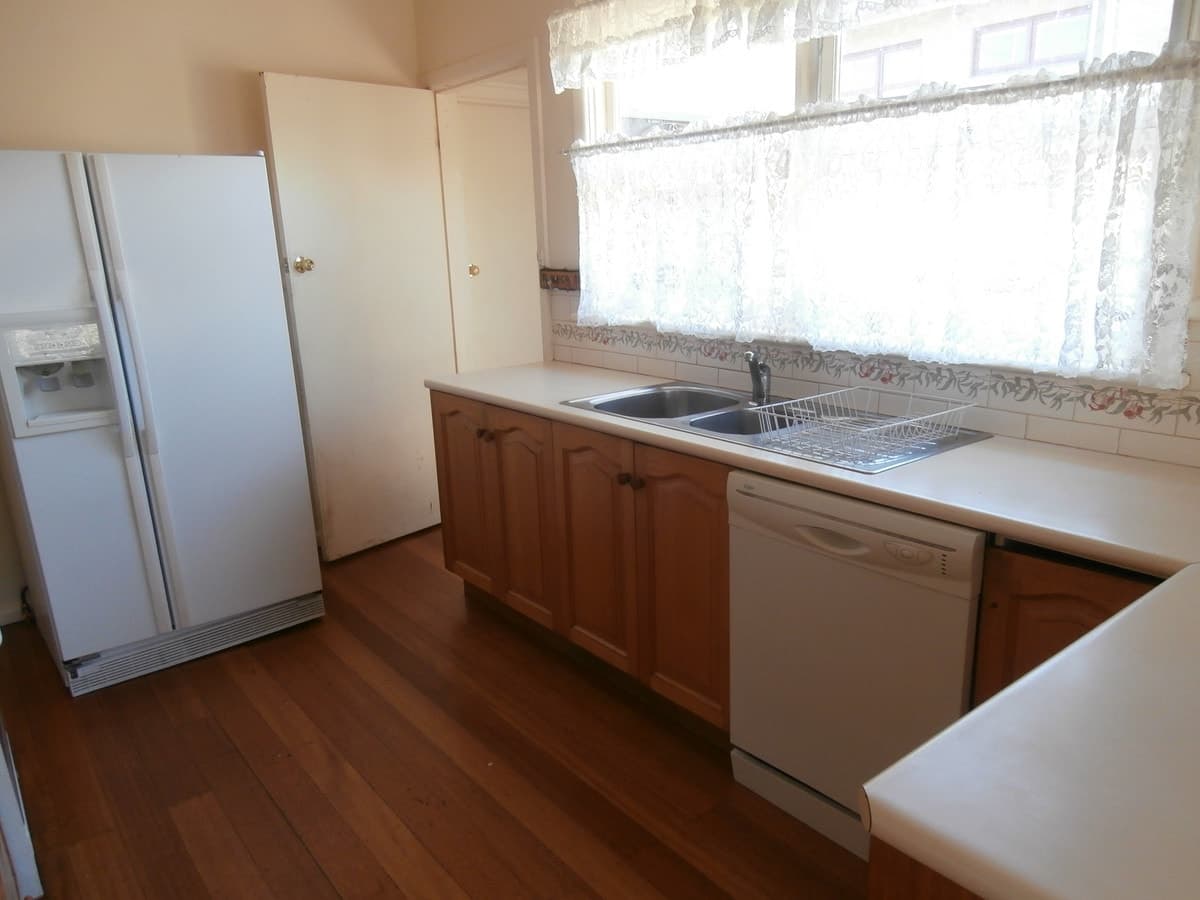 21 Alexander Street, Colac, VIC, Colac - Thumbnail 3