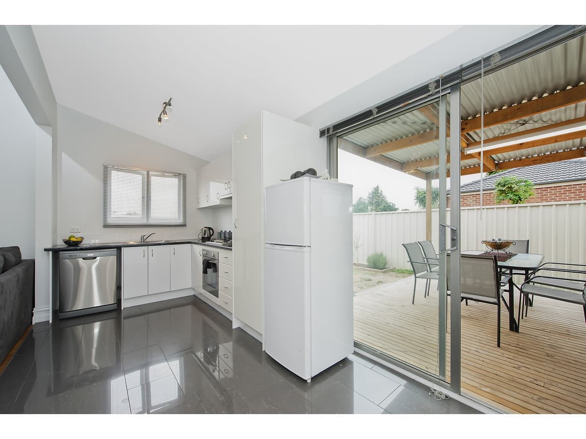 218 Wilson Street, Colac, VIC, Colac - Thumbnail 4