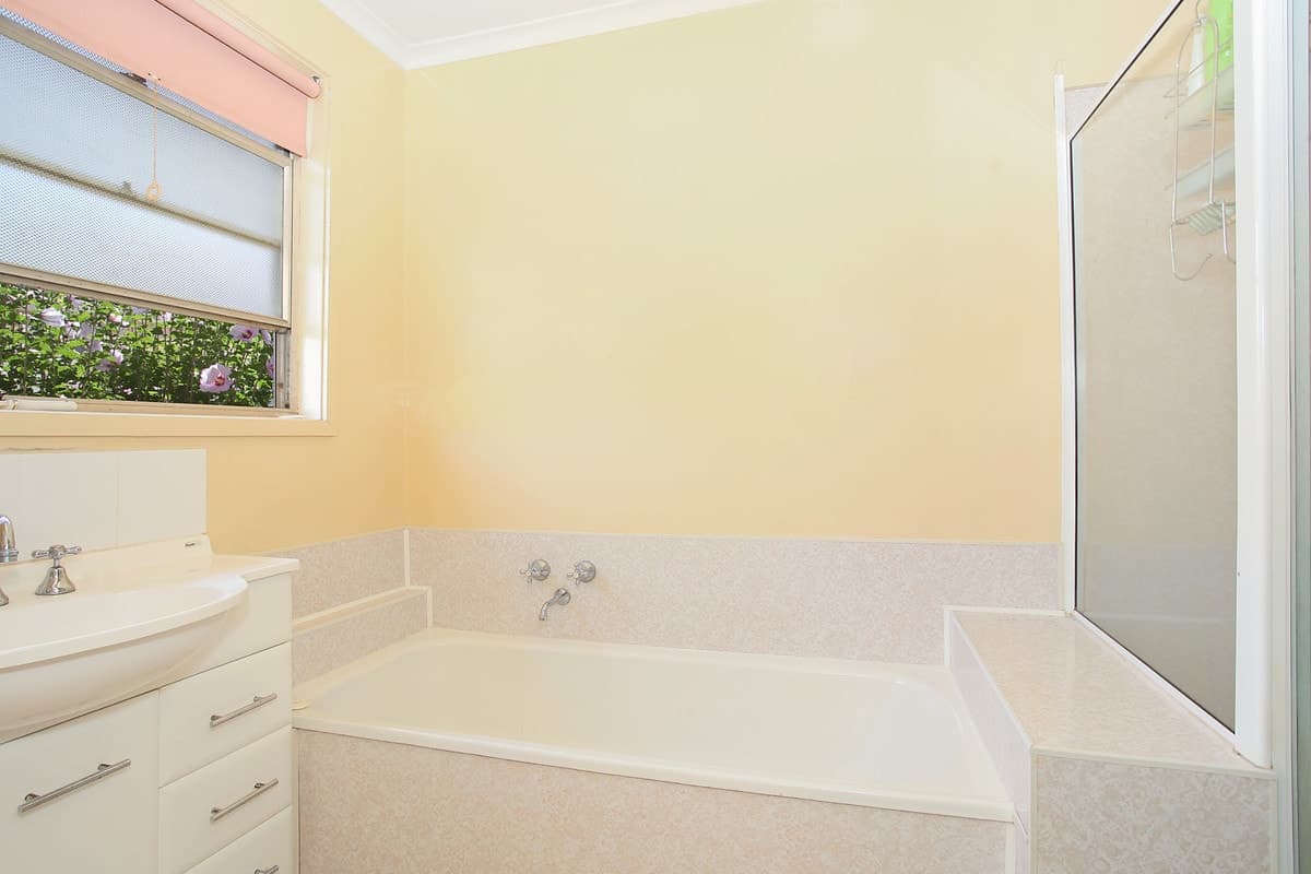 27 Donaldson Street, Colac, VIC, Colac - Thumbnail 3
