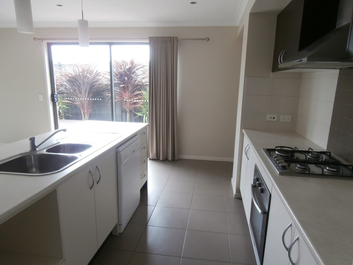 7 Imperial Drive, Colac, VIC, Colac - Thumbnail 2