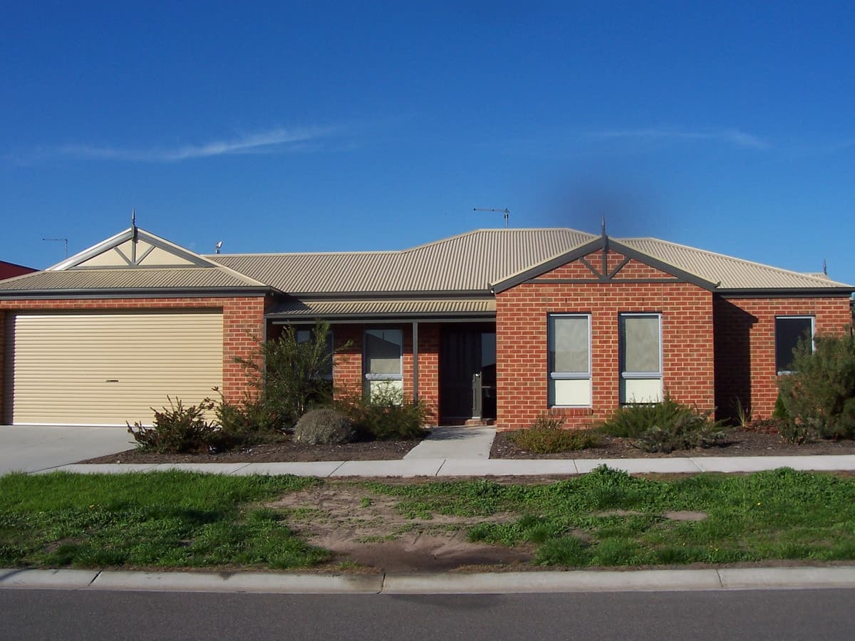 1/7 Garden Close, Elliminyt, VIC, Elliminyt - Image 1