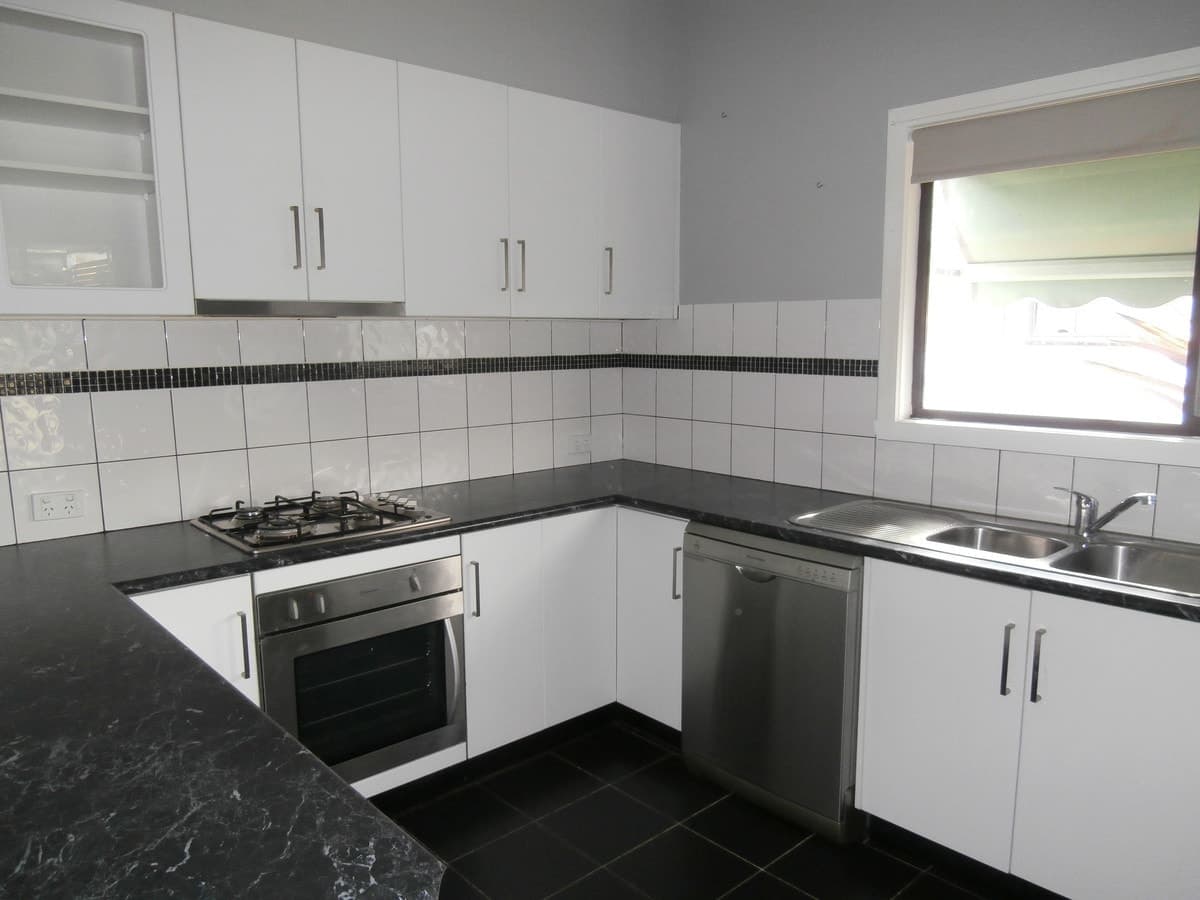 16 Ballagh Street, Elliminyt, VIC, Elliminyt - Thumbnail 3