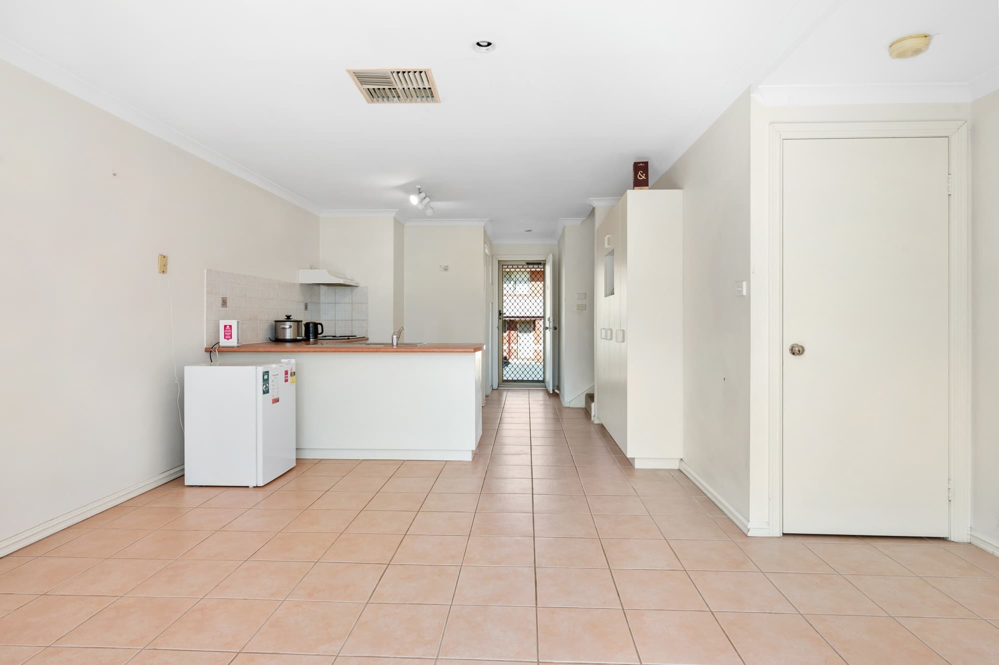4/19 Porter Street,
	
			
							KALGOORLIE
				
							
							WA
			6430, Kalgoorlie - Thumbnail 5