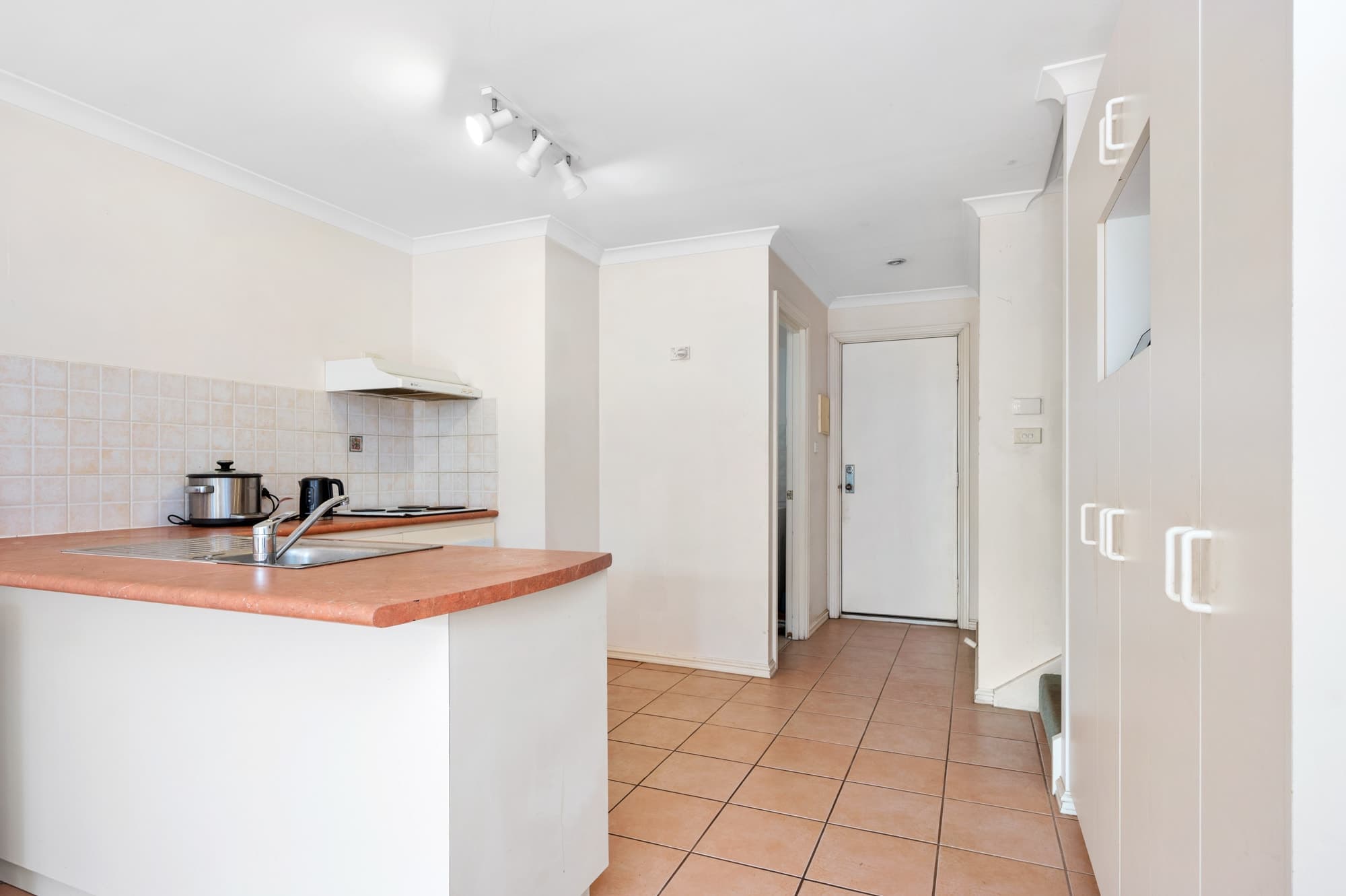 4/19 Porter Street,
	
			
							KALGOORLIE
				
							
							WA
			6430, Kalgoorlie - Thumbnail 6