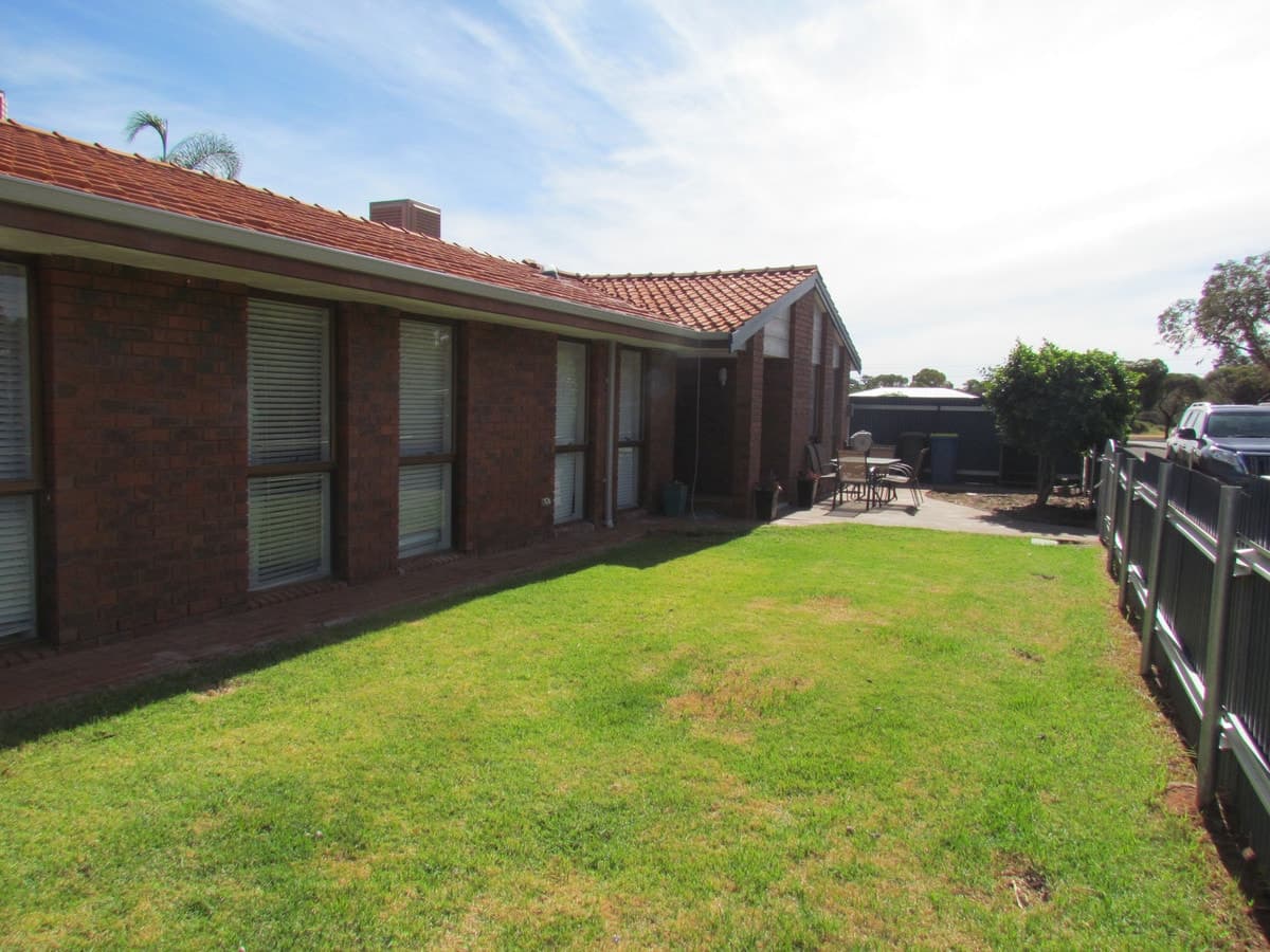 2 Eureka Street, Hannans - Image 1